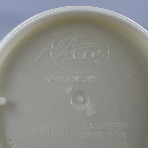 Disney Zak Designs Pooh & Tigger 16 oz Twist Straw Lid Canteen W Strap NOS - Picture 6 of 9